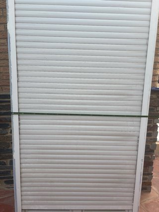 Balconera PVC Blanca con Persiana Eléctrica