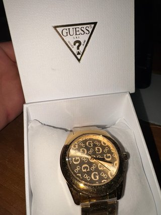 Reloj Guess Dorado y Blanco