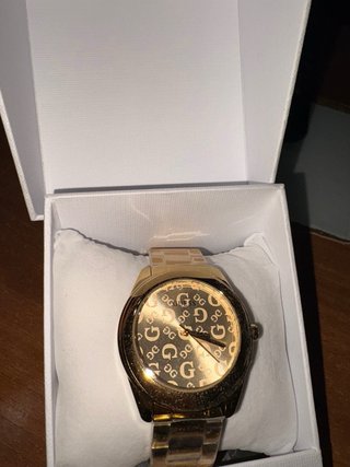 Reloj Guess Dorado y Blanco