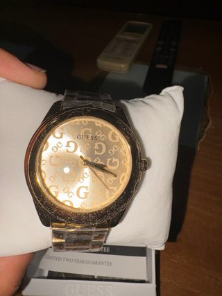 Reloj Guess Dorado y Blanco