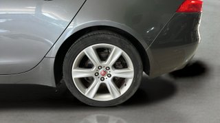 Jaguar XE 2.0 Diesel XE-Pure RWD 132 kW (180 CV)