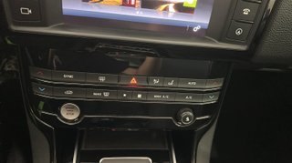 Jaguar XE 2.0 Diesel XE-Pure RWD 132 kW (180 CV)