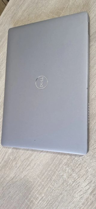Portátil Dell i5