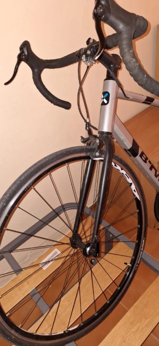 Bicicleta de carretera B'TWIN plateada