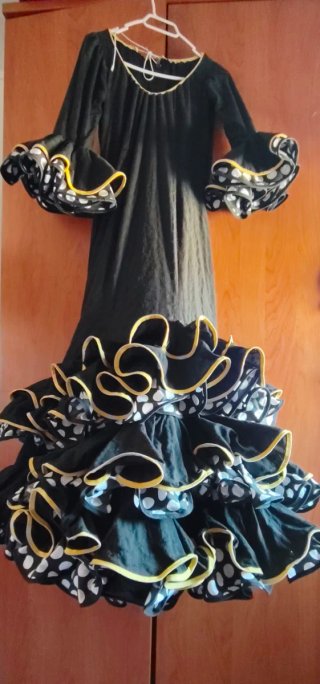 Traje Flamenca Negro Lunares Volantes Talla S