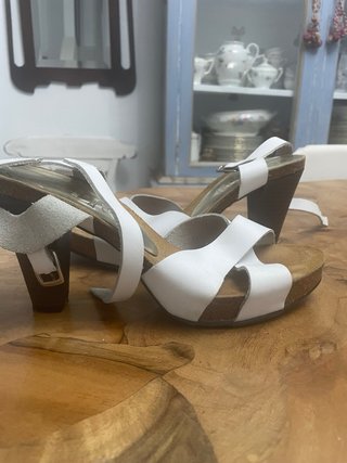 Sandalias Zara Negras T-Strap