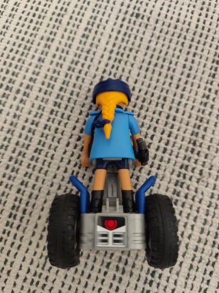 Playmobil Policía en Patinete