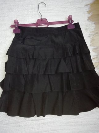 Minifalda Zara volantes negra