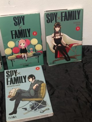 4 libros Spy x Family (1-2-3-5)