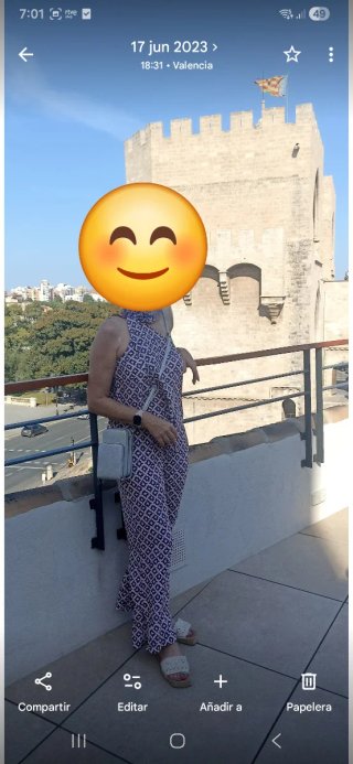 Conjunto top asimétrico y pantalón estampado