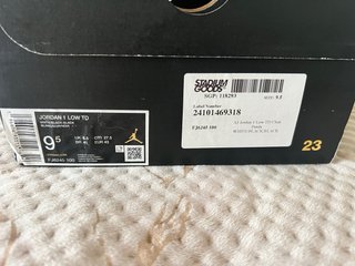Zapatos de fútbol Jordan Hombre Negro/Blanco