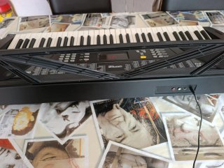 Piano eléctrico 100 estilos y voces