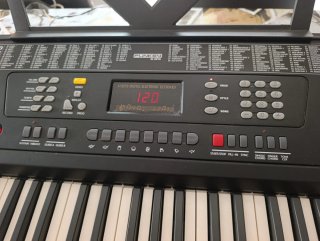 Piano eléctrico 100 estilos y voces