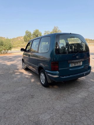 Nissan Serena 1995
