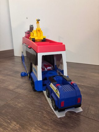 Camión Patrulla Canina