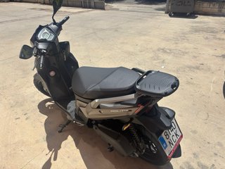 Moto Kymco 125 Gris Scooter nueva