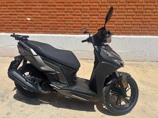 Moto Kymco 125 Gris Scooter nueva