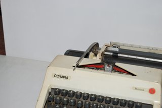 Máquina de escribir Olympia Monica Antigua