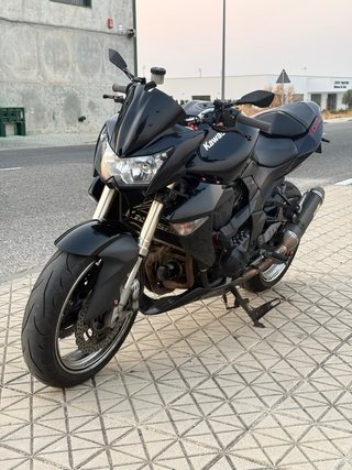 Kawasaki Z1000 Black Edition