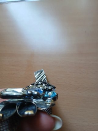 Collana con fiori e pietre blu