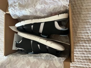 Sandalias niño de marca Camper