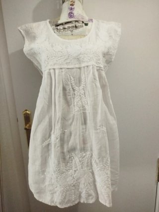 Vestido blanco bordado talla M