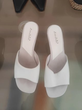 Lote 8 pares zapatos mujer: negros y blancos