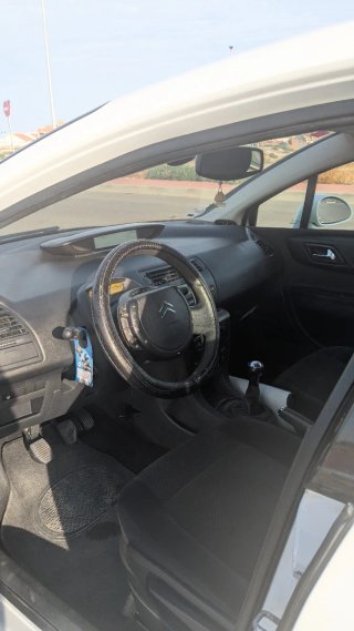 Citroen C4 2008 **POCOS KMS**