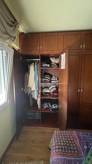 Armario puertas de madera 2’40 x 240 cm