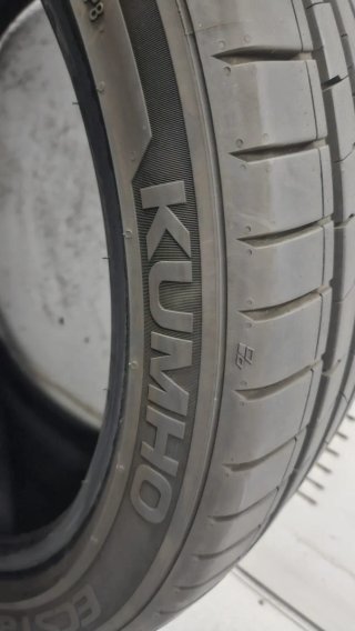 Kumho 225/40/18 92Y