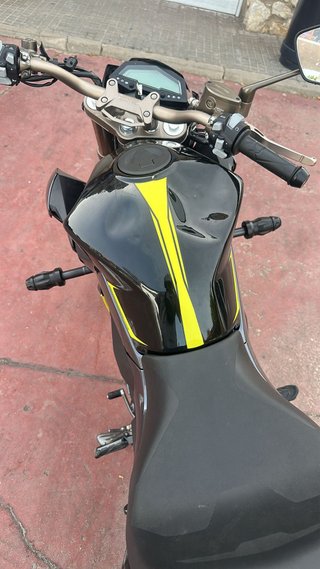 Zontes Z2 125 Naked Negra y Amarilla