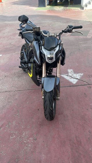 Zontes Z2 125 Naked Negra y Amarilla