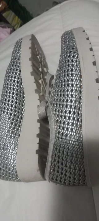 Zapatos de verano plateados