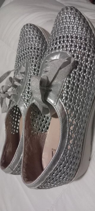 Zapatos de verano plateados