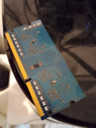 SK hynix 2GB DDR3 Portátil PC3L-12800S