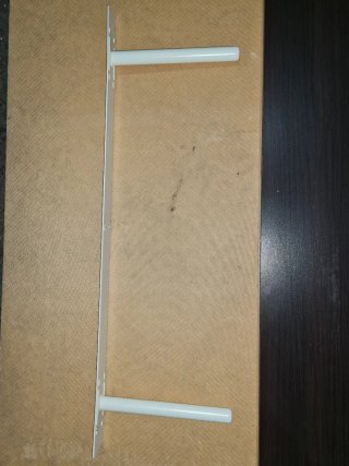 Estantería de pared negra y marrón