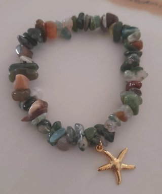Pulsera de piedras naturales con charm de estrella