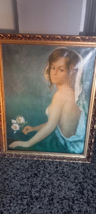Cuadro de mujer con flores