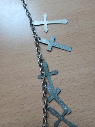 Collana con ciondoli a croce