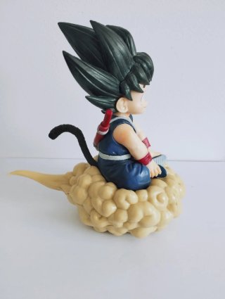 Figura Goku niño en nube Dragon Ball