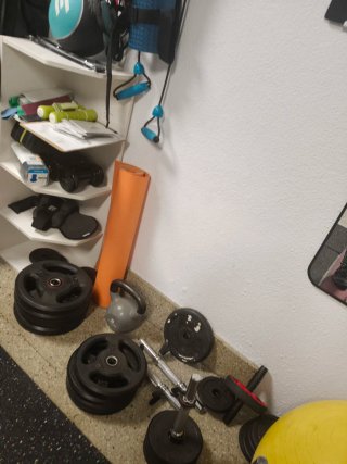 Gimnasio completo: banco, pesas, bici