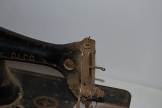 Máquina de coser Alfa antigua