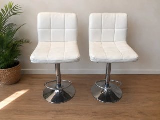 2 Taburetes regulables blancos de polipiel