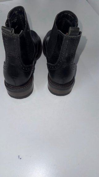 Botines de piel negros