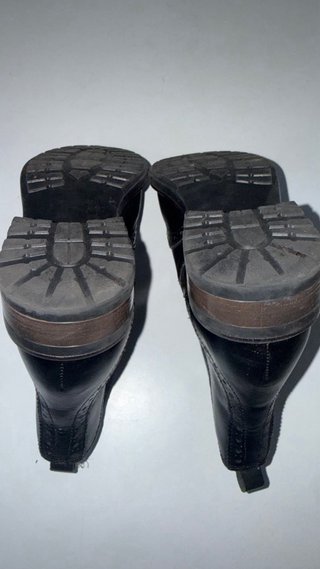 Botines de piel negros