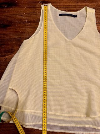 Blusa gialla svasata ampia