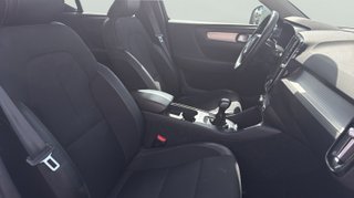 Volvo XC40 T3 Momentum 120 kW (163 CV)