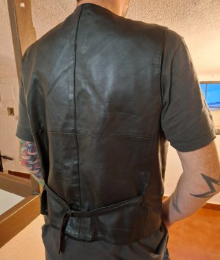Chaleco de piel negro unisex