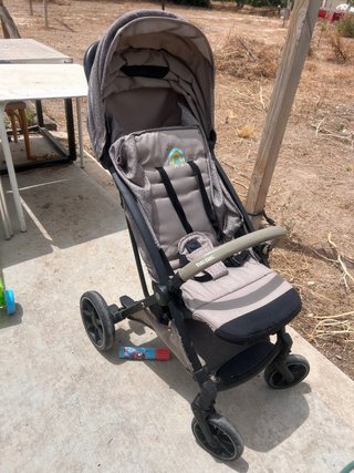 Silla de paseo ligera y plegable