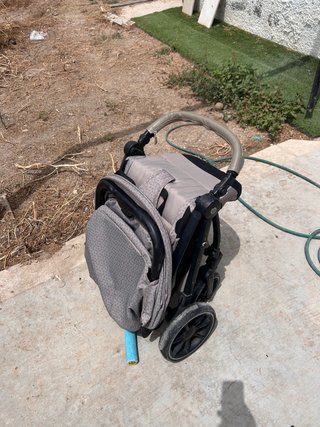 Silla de paseo ligera y plegable